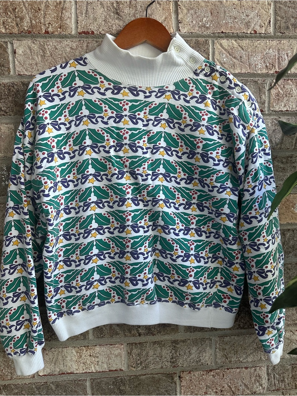 Vintage Christmas Holiday Allen Solly Mock Neck Sweatshirt with Hollies & stars